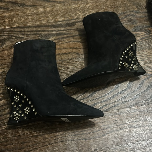 Tori Burch jeweled flower boot size 7 🖤 - Picture 2 of 5